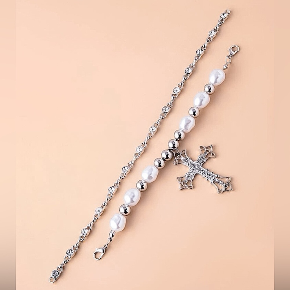 ⚜️𝟯𝟬%𝗢𝗙𝗙 𝗯𝘂𝗻𝗱𝗹𝗲𝘀 𝟯+⚜️ NEW Large Cross Pearl & Rhinestone Necklace - Picture 7 of 13